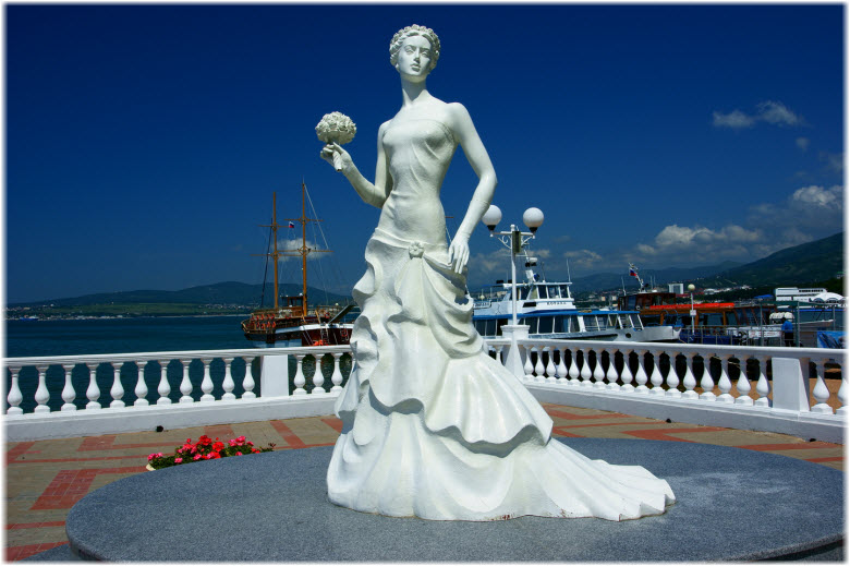 Фото скульптуры Белая невеста