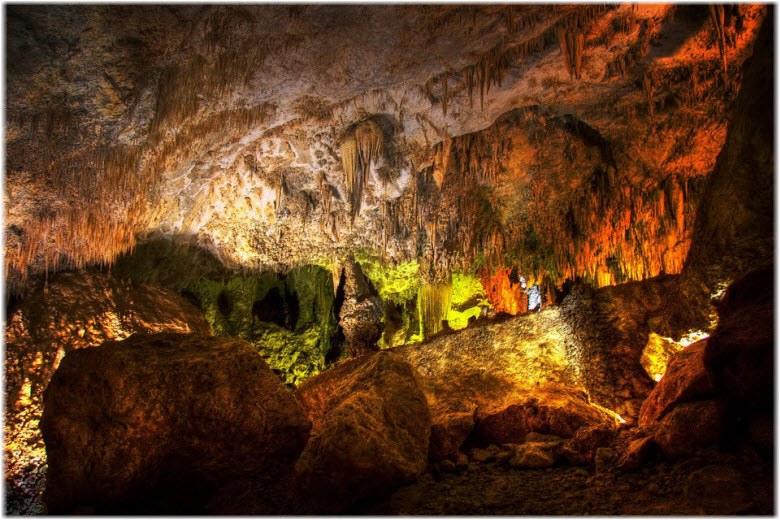 сталагмиты и сталактиты Воронцовских пещер