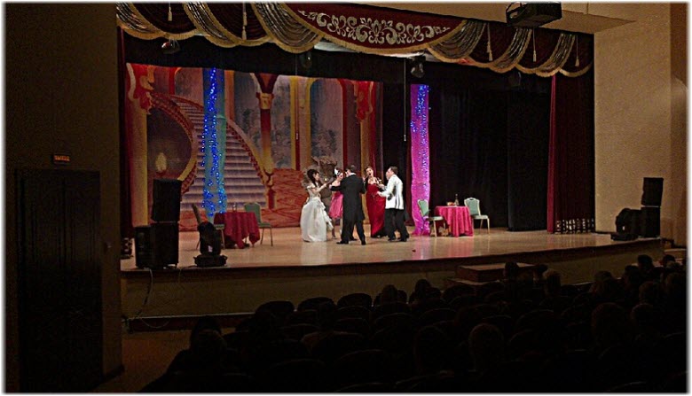 фото со сцены Городского театра