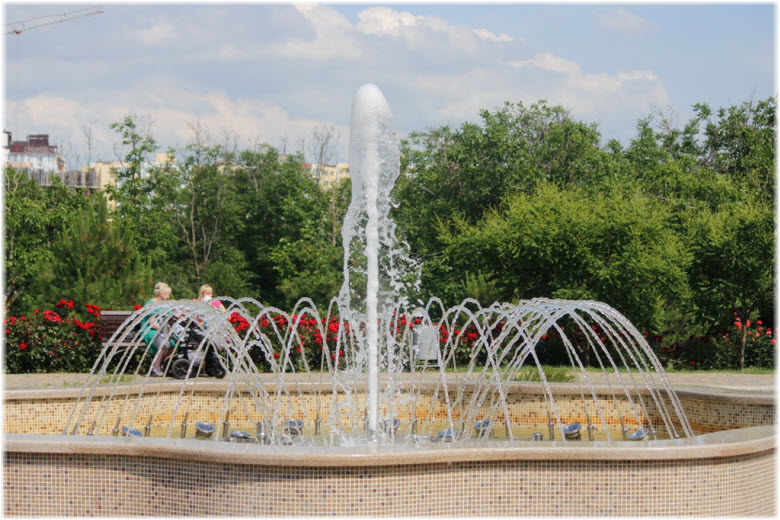 фонтан в парке Ореховая роща