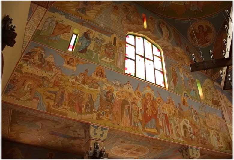 фото внутри Серафимовского храма