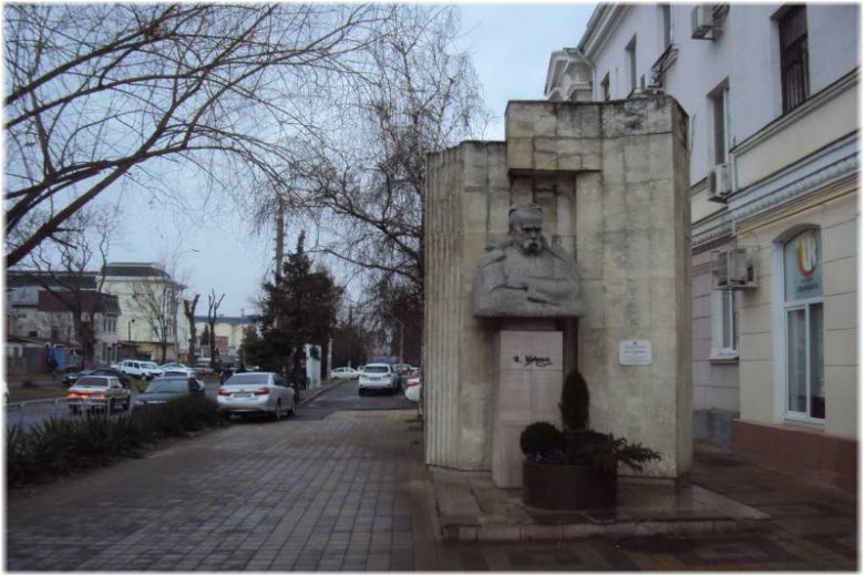 Памятник Тарасу Шевченко в Краснодаре