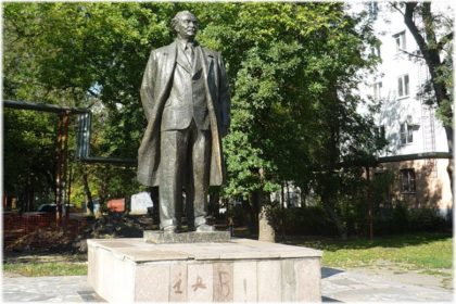 памятник Г. Димитрову в Краснодаре