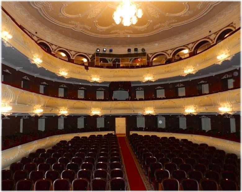 фото внутри Чеховского театра