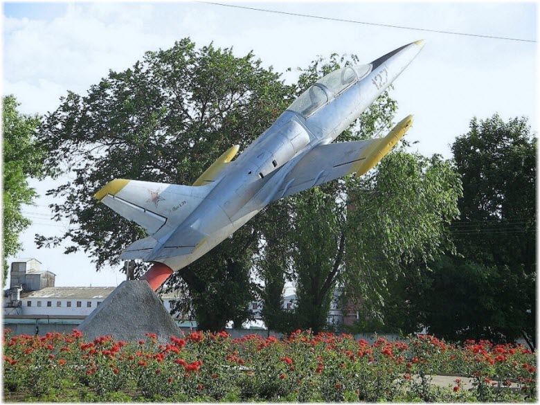 Памятник «Самолет»